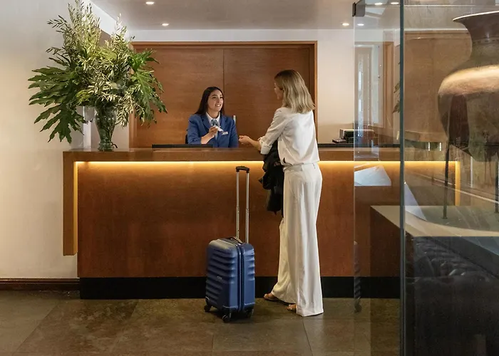 In Luxury hotels Almacruz Y Centro De Convenciones