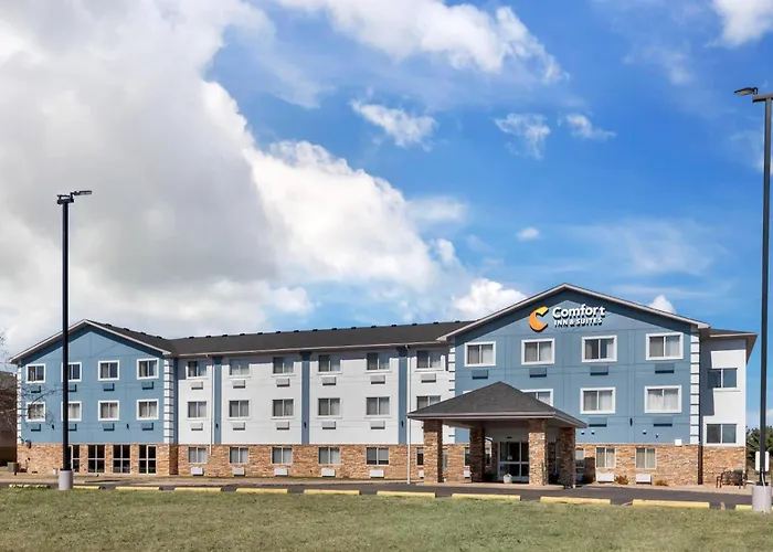 Quality Inn & Suites Downtown - Waterparks Area Newly Renovated 2026