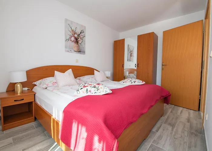  Apartments Anita