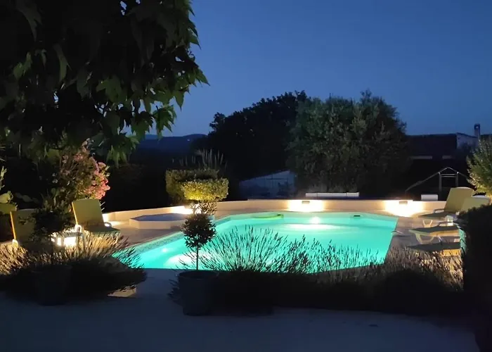 Gîte provençal indépendant avec piscine chauffée : LE SUY BIEN