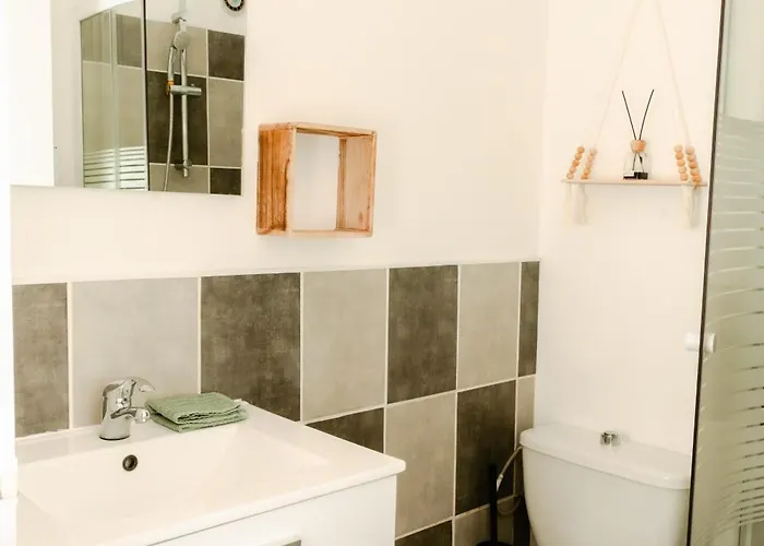 M2M Studio magnifique vue mer - avec balcon - les pieds dans l eau!