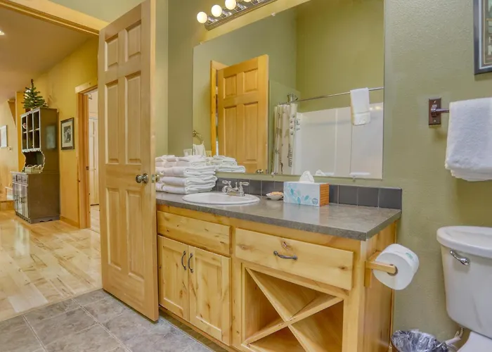 Salmon River Chalet - Meredith Lodging