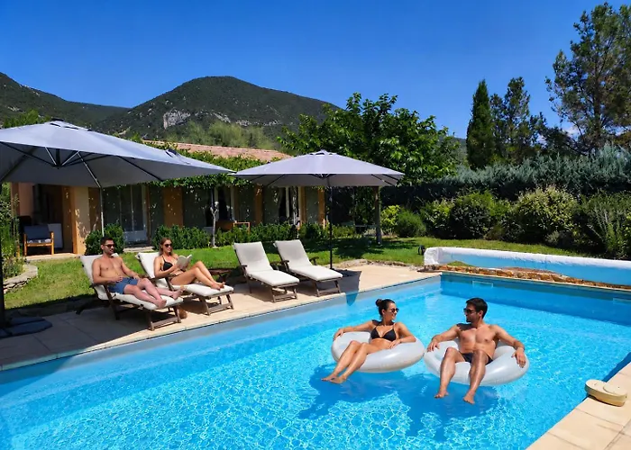 GITE AUX 4 SAISONS DU COLORADO PROVENÇAL - 3 ÉTOILES - Rustrel