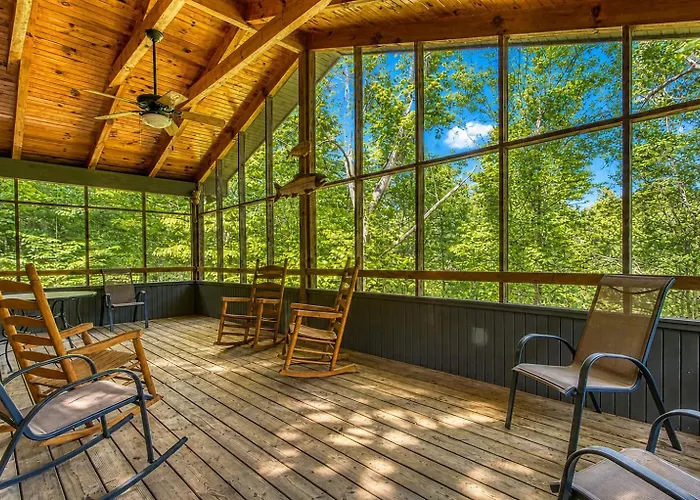 Hotel near College: Mountain Lake Lodge, Hot Tub, Theater Room, 560 Free Tickets Each Paid Day!!!