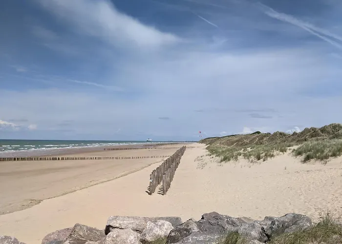 Gentlemen appartement au premier étage à 50 metres de la mer