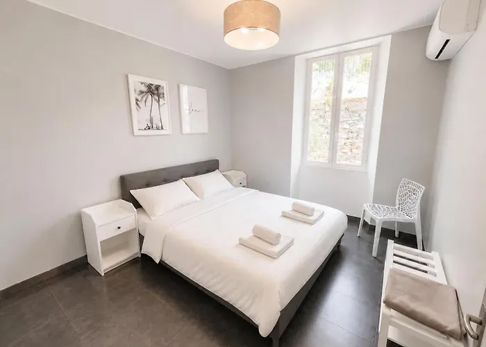 Villa entièrement rénovée avec piscine en plein coeur de Bastia - Corse