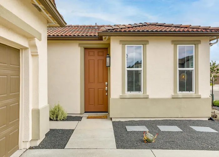 3 Mi To Golf & Shopping: Cozy Roseville Studio