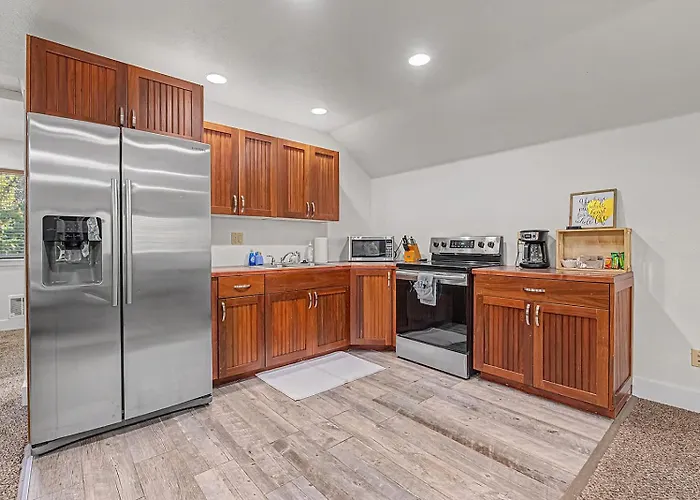 Cozy Private Mccall Downtown Remodeled Studio