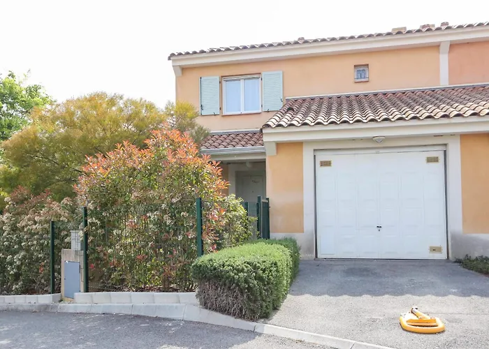 New ! Villa With Parking Collective Pools Garden And Ac - Benakey