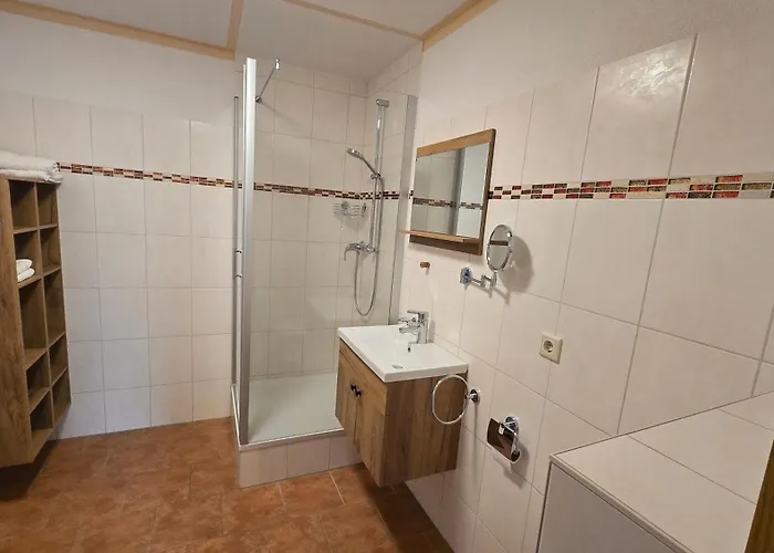 Zur Neuenburg