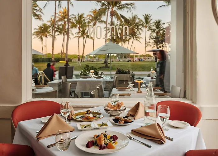Beach hotel: Avalon Hotel