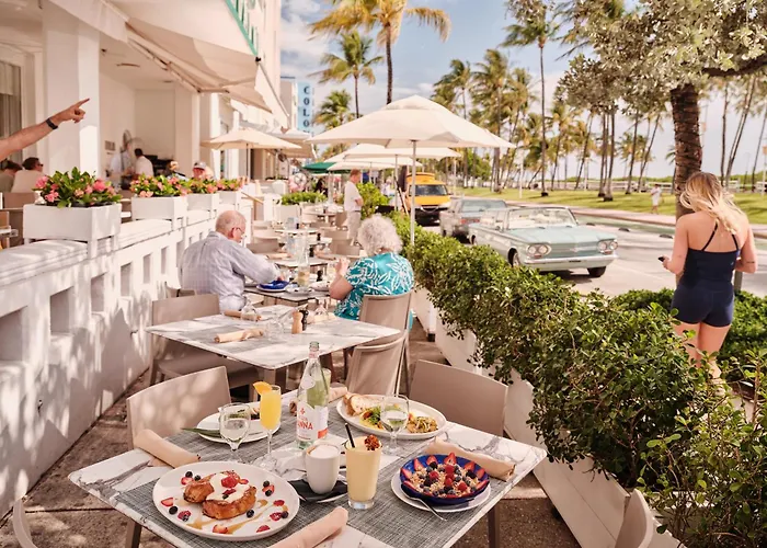 Beach hotel: Avalon Hotel