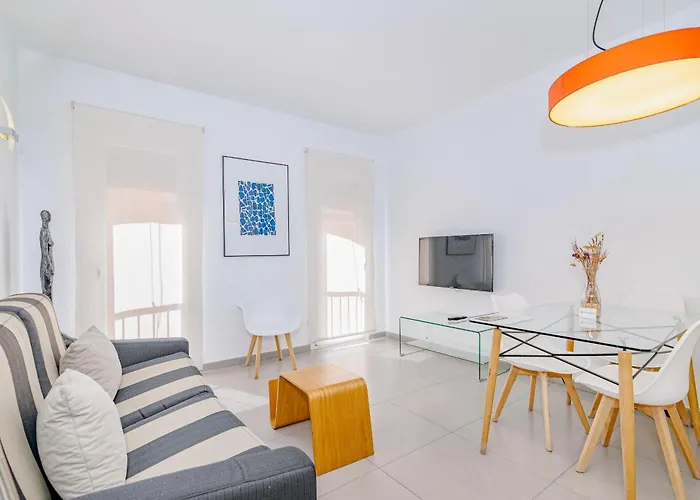 Apartamentos Caballerizas Granada con parking gratuito en pleno centro