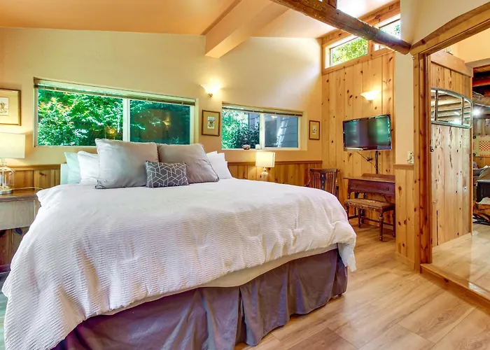 Hike To The Coast! Log Cabin On 5 Acres In Bandon