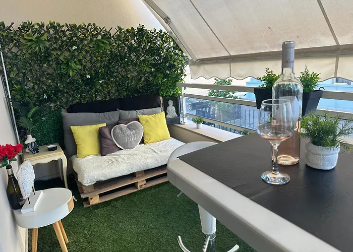 Amour Azur Appartement pour 2 avec jacuzzi et terrasse à 2 minutes de la mer