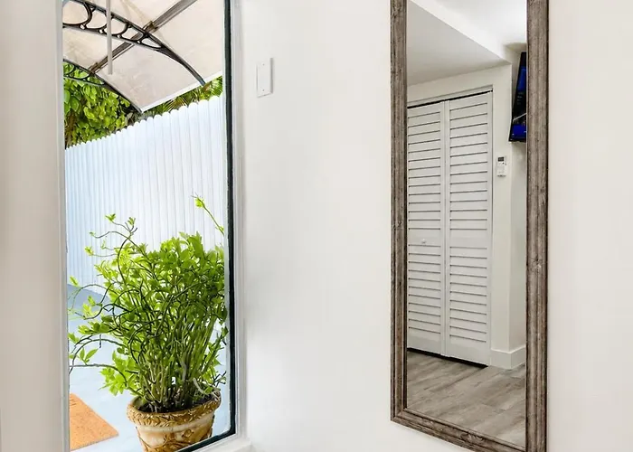 Miami Chic Studio Gateway For 2 Near Little Havana