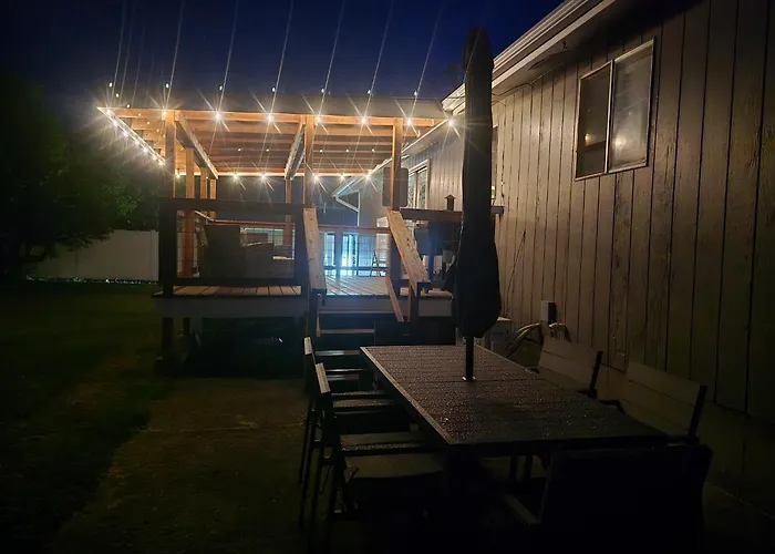 Photo Op With Sasquatch 2 Min To Walk Silver Mtn