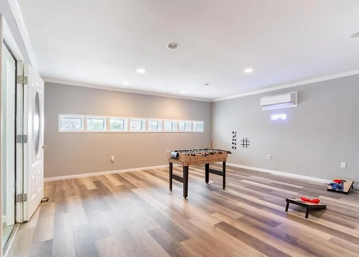 Spacious Beautiful Home Near Kalahari Resorts