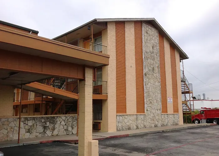 Motel: Express Inn Fort Worth