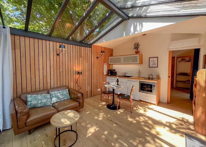 Le mazet des amants, cabane en bois avec jacuzzi privatif
