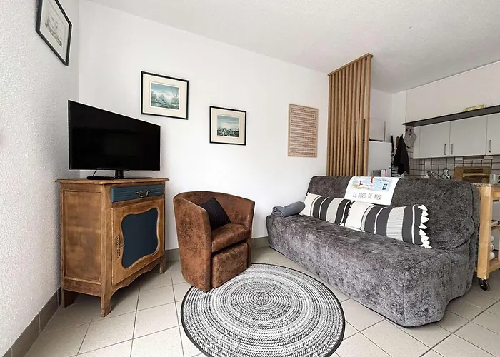 Appartement La Foret-Fouesnant : Port, Plage Et Restaurants A Pied, Terrasse Et Parking - Fr-1-481-146