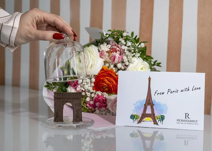 Hotel suites Renaissance Paris Arc De Triomphe