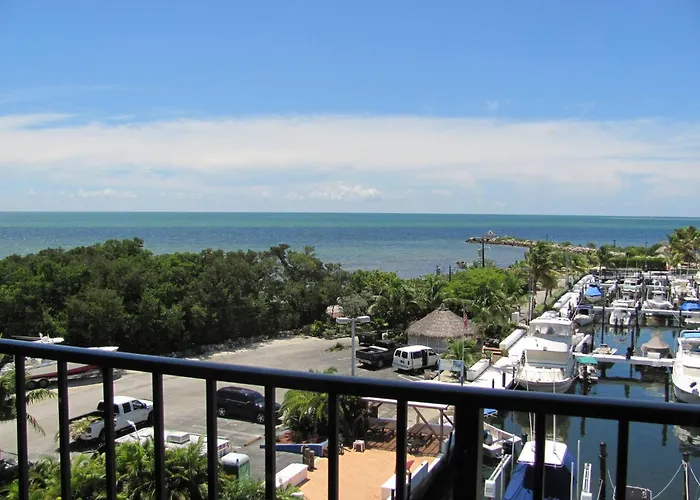 Kawama Yacht Club Apartment