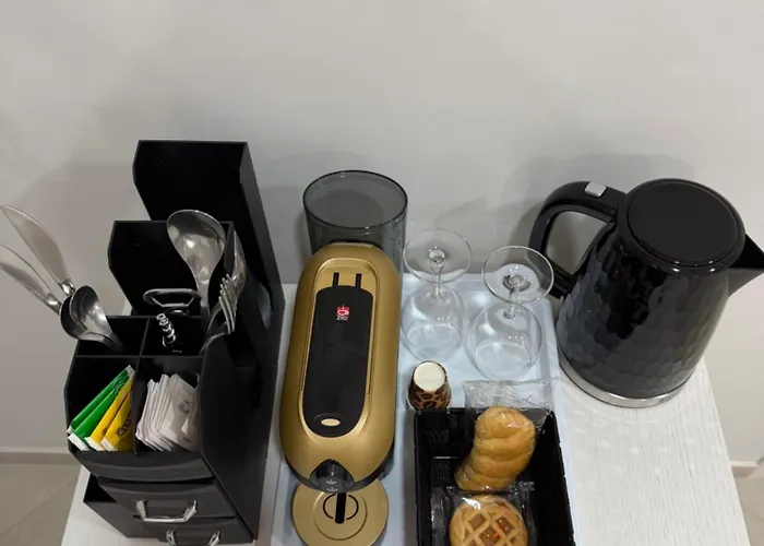 Airport Tourist'S House