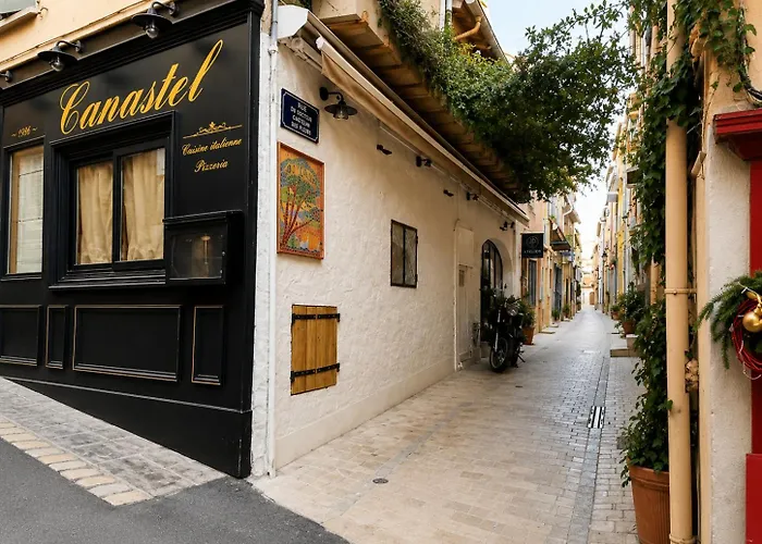 Beautifully Bright Apartment In Old Town Saint-Tropez