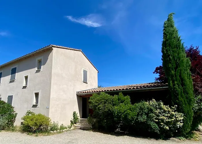 Villa spacieuse avec terrasse et vue Mont Ventoux