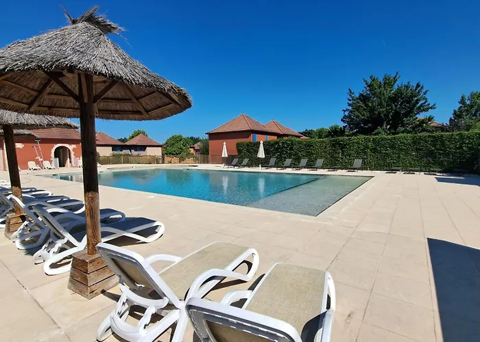 Studio Cosy Avec Piscine Terrasse Jardin Et Velos A Prayssac