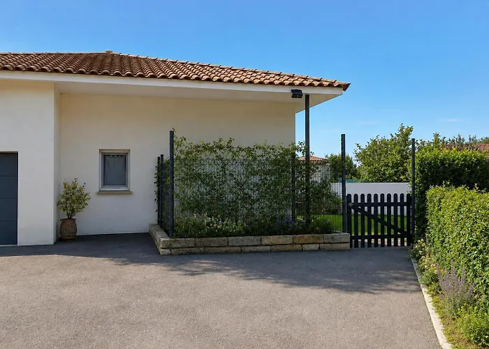 Maison calme avec jardin et parking privés