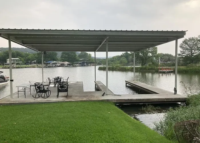 Wonderful Lakefront Home With Yard, Water Views, Central Ac, Wifi, Private W/D