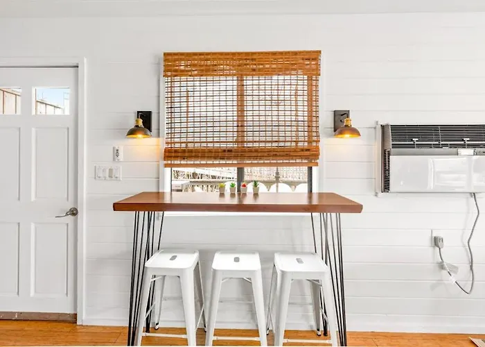 Cayuga Street Sunshine Retreat