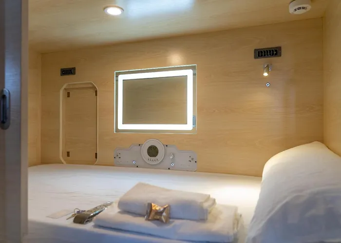 Hostelit, Capsule Hostel