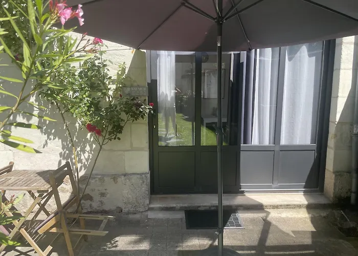 Chambre dans dépendance Maison de Ville + abri vélos