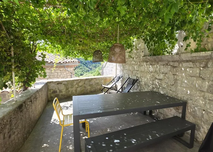 Le Clos des Ducs, Maison Familiale centre Balazuc proche plage 2 à 8 personnes