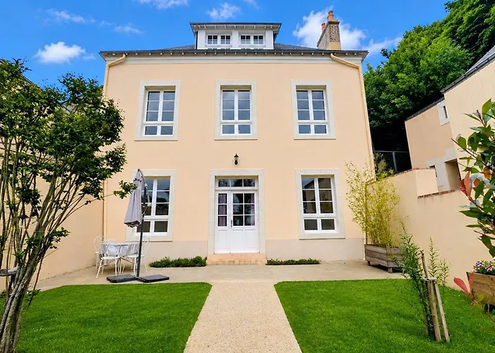 Gîte restauré 6 pers. au bord de la rivière, proche centre, parking et wifi - FR-1-410-380