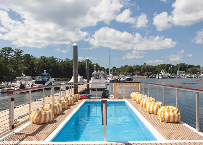 Yachtsman Lodge & Marina