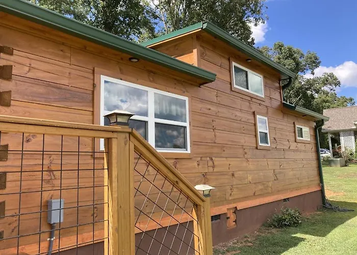 Deimos Cabin