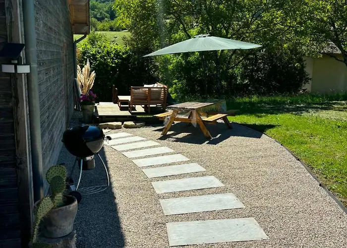 Chambre dans chalet avec piscine