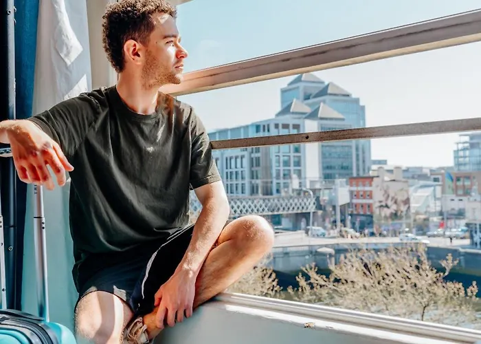 Hotels Close to Airport Eden Quay Guesthouse Private Rooms