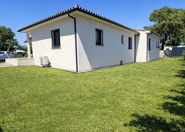 Villa mitoyenne de standing proche de toutes commodités à Ghisonaccia