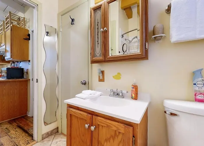 Cozy Dog-Friendly House Near Water With Enclosed Yard, Grill, & Equipped Kitchen