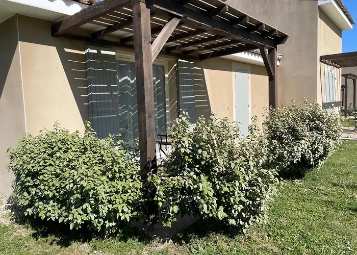 Villa Tia - Maisonnette - 2 chb - 2 sdb - piscines - bord de lac