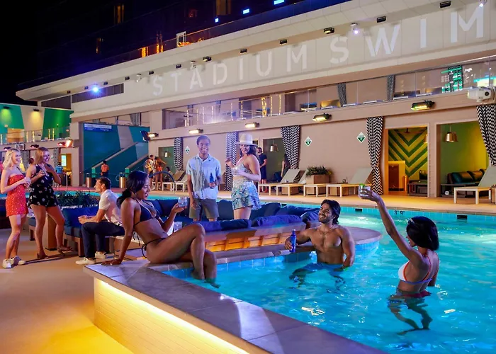  Circa Resort & Casino - Adults Only