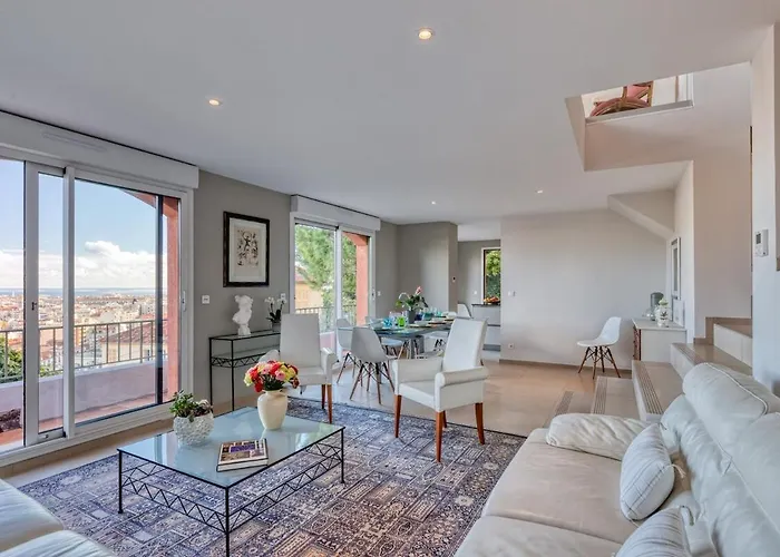 Villa Sur Les Hauteurs De Nice, Proche Centre