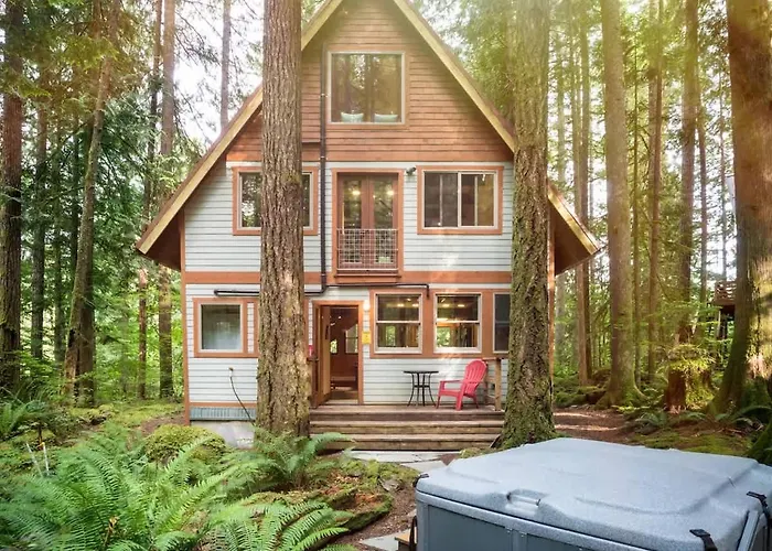 Treetop Hideaway, Sleeps 2