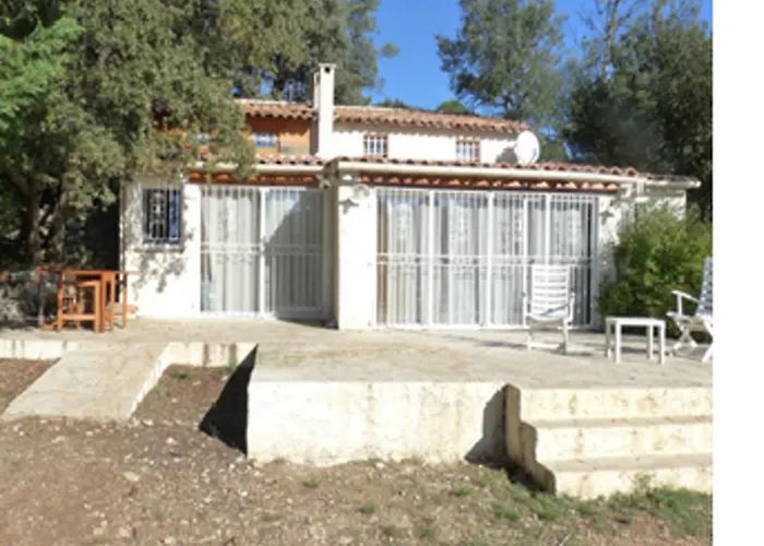 Villa spacieuse à Flassans-sur-Issole avec piscine privée