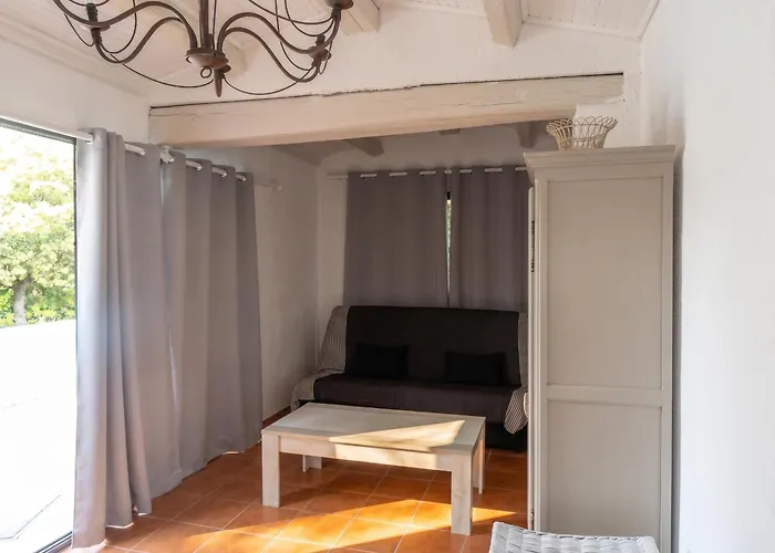Maison d'une chambre avec piscine privee jardin clos et wifi a Barjols